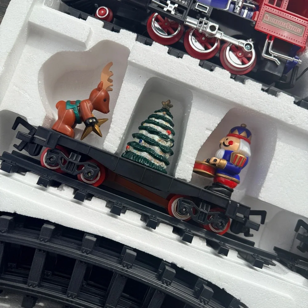 Toy State Nutcracker Express Christmas Train Set 5303 Holiday Music Animated Car